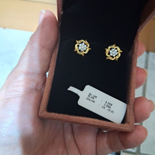 14K Yellow Gold Earrings with 14 Natural Diamonds, New
