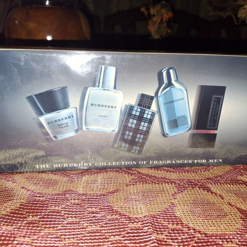The Burberry Collection of Fragrances for Men gift set new, 5x4.5ml