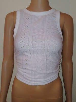 Λευκό crop top με κέντημα και σούρες στο πλάι, καινούργιο, μέγεθος S