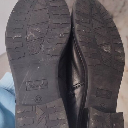 Tamaris leather boots size 40 like new, black