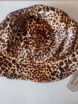 Attrattivo animal print hat new, brown and orange