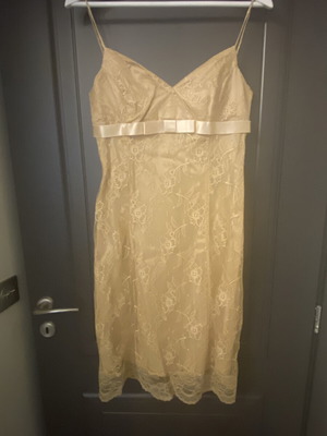 Anna Riska dress in gold lace like new, size L