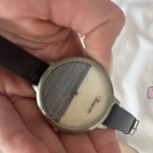 Wristwatches set of 2, like new, one without battery