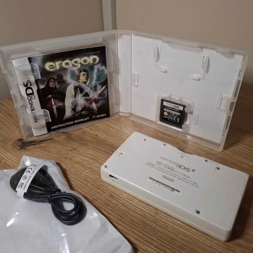 Nintendo DSi White like new with case and charger