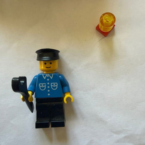 Lego Classic Town Auto Service Vintage Set 646-1, 43 pieces