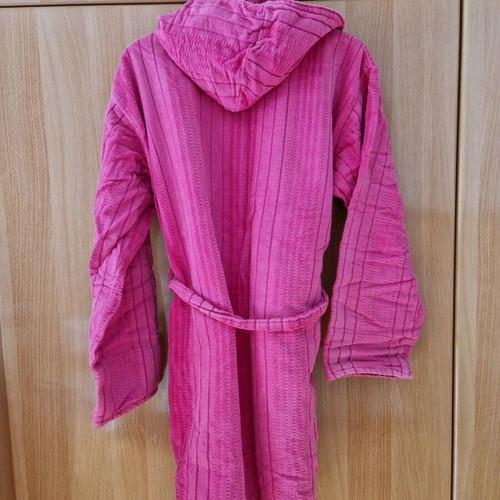 Epavlis women's bathrobe XL like new, fuchsia with hood and pockets