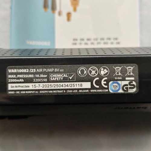 Ασύρματη αντλία αέρα VARO 8V, 150 PSI, φακός, εξαρτήματα νέα