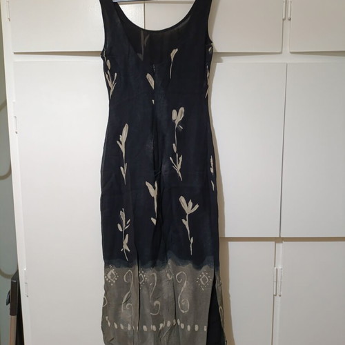 Women's long black and beige dress like new with lining and side slits