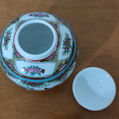 Handmade Chinese porcelain vessel like new