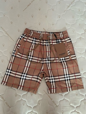 Burberry shorts brand new, beige and brown