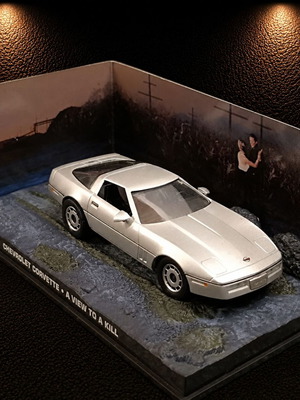 Chevrolet Corvette C4 A View To A Kill James Bond Collection 1:43 die-cast model like new