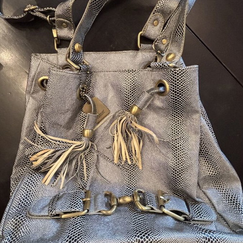 Totem shoulder bag silver like new vintage