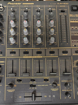 Pioneer DJM 600 μεταχειρισμένος με Decksaver, μαύρος