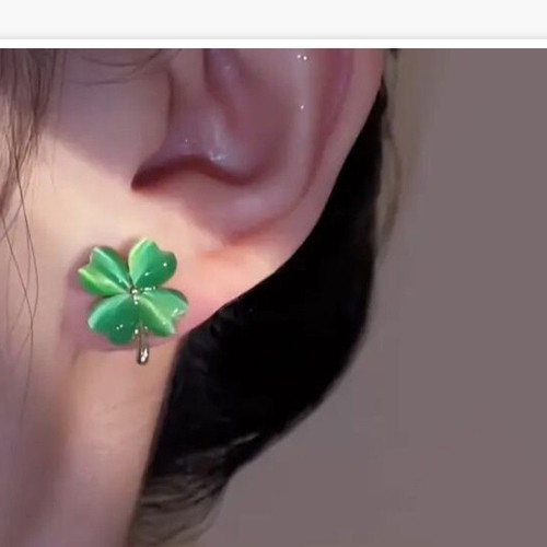 Clover earrings new, green with silver coating
