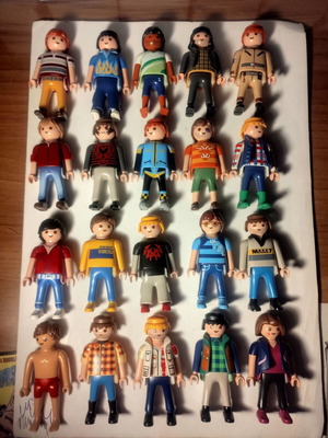 Playmobil figures used, pack of 20 pieces