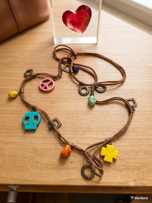 Bohojewelry necklace with leather cord and decorations