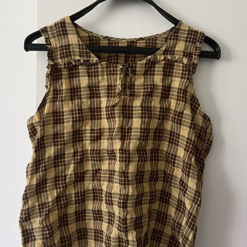 Gingham top like new, size M, yellow and brown