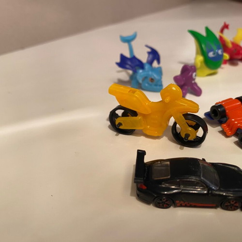 Set of 8 figures miniatures monsters and vehicles new