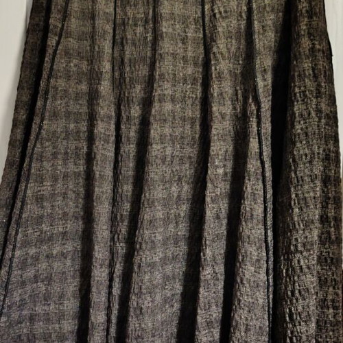 Skirt thick fabric with pleats new, size 46