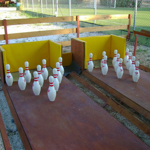 Outdoor Bowling Equipment used, 8 balls and 10 pins