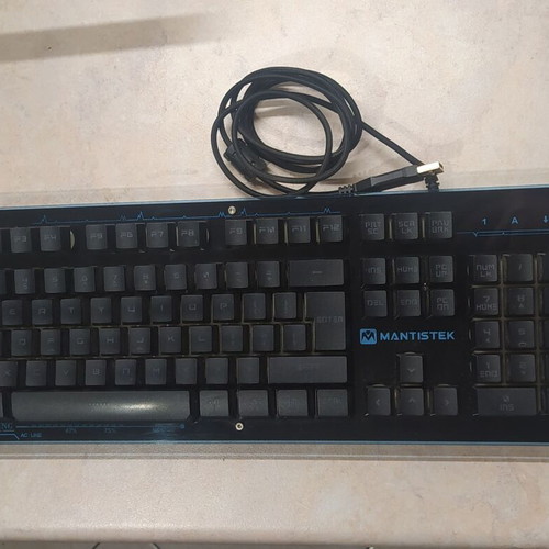 Gaming mechanical keyboard MantisTek with LED lighting new