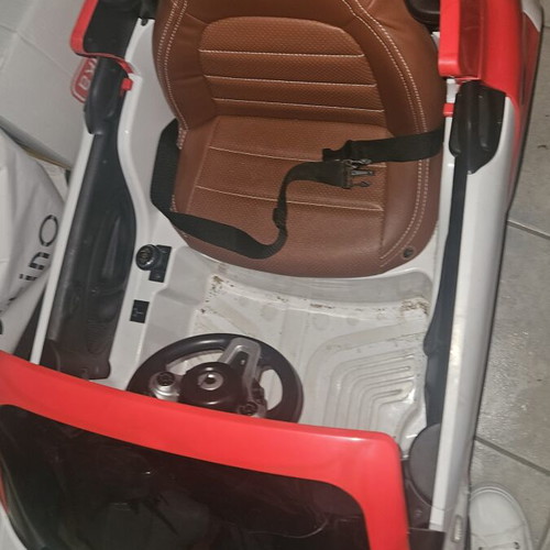 Smart electric children's ride-on car like new