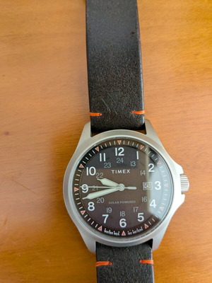 Часовник Timex Expedition Field Solar 41mm почти нов