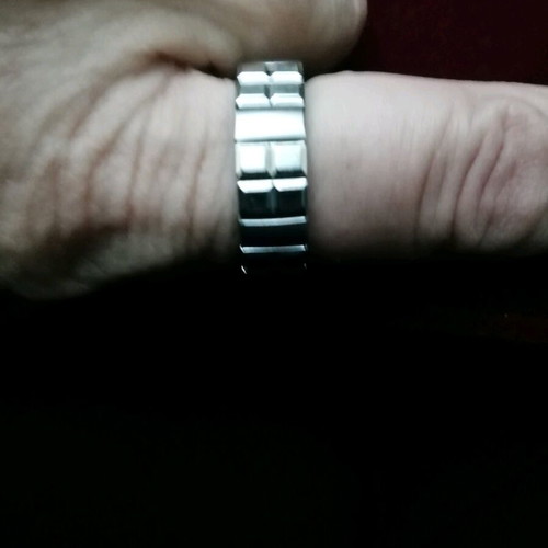 Elastic metal ring like new, silver color