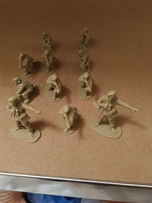 English Commando Figures used, World War II, pack of 12, 1:32 scale