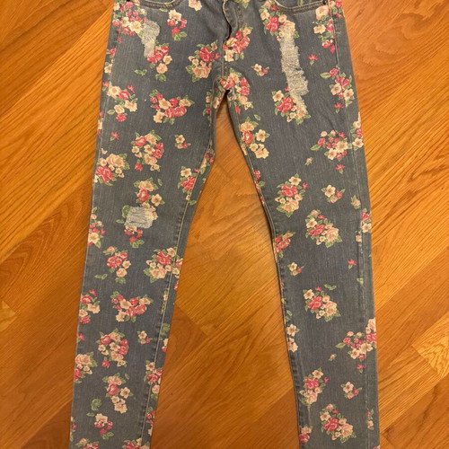 Billabong Printed Women's Jean like new, size XS