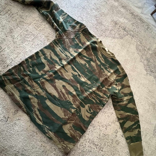 Army fleece hoodie size XL, pack of 4, like new