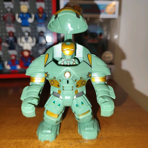 Hulkbuster Iron Man MK 37 figure like new