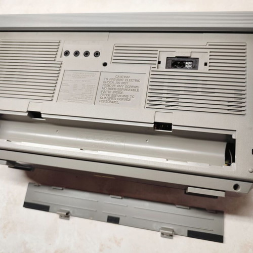 Toshiba RT-100S Vintage Boombox used, radio and cassette player