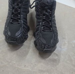 Athletic shoes size 45, like new