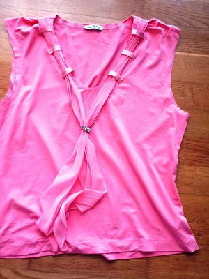 Sleeveless Coral Top with Ribbon like new, size XL