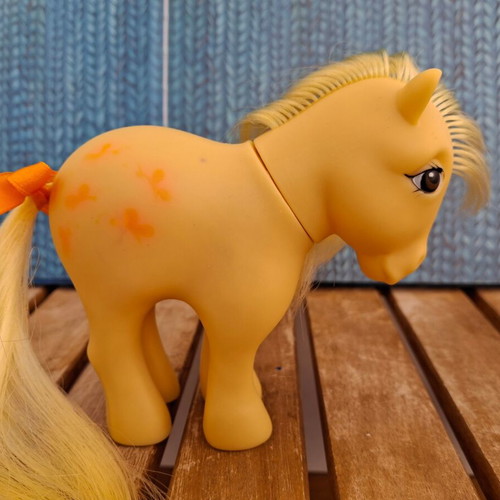 My Little Pony Butterscotch El Greco used with yellow shoes