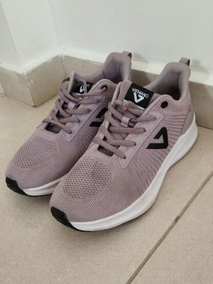 Athletic shoes No 38 like new, purple