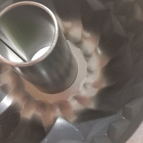 Cake pan used, medium size, in excellent condition