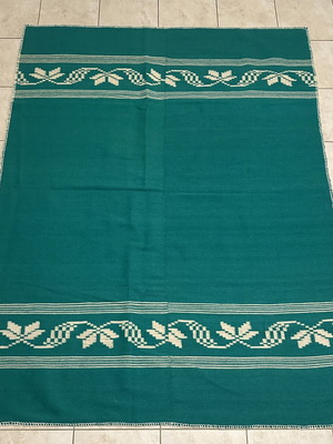 Vintage handmade wool rug on loom, like new, 190x144cm