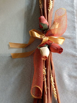 Handmade decorative cinnamon sticks like new