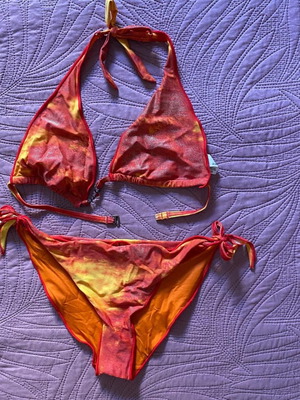 Bluepoint bikini set used, tie-dye fiery colors, size USA 6