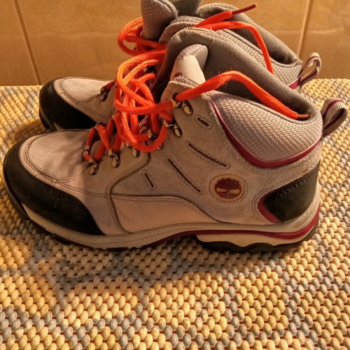 Timberland women's hiking shoes almost new, size 39