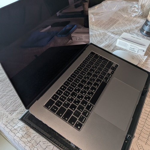MacBook M3 Air 2024 laptop, 256GB SSD, 16GB RAM, 15.3 inch