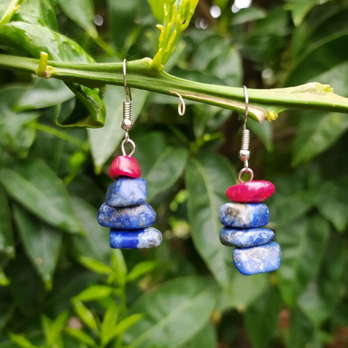 Handmade earrings with lapis lazuli and coral