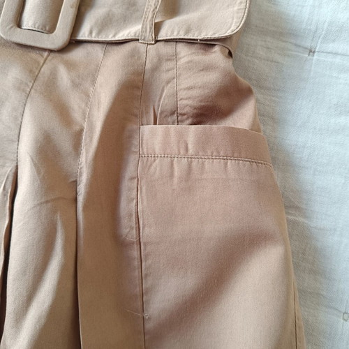 H&M High-Waisted Balloon Skirt with Belt and Pockets like new, beige