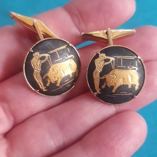 Vintage Damascene Toledo cufflinks used, gold and black