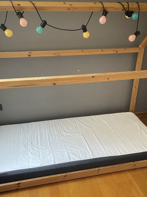 Flexa children's bed with mattress like new, solid wood