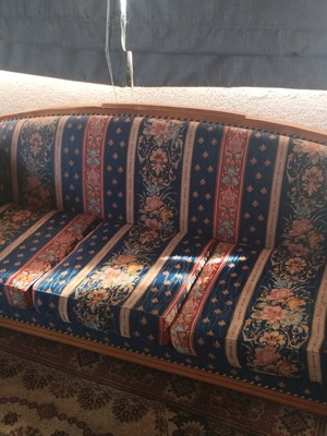 Classic 5-piece sofa set used