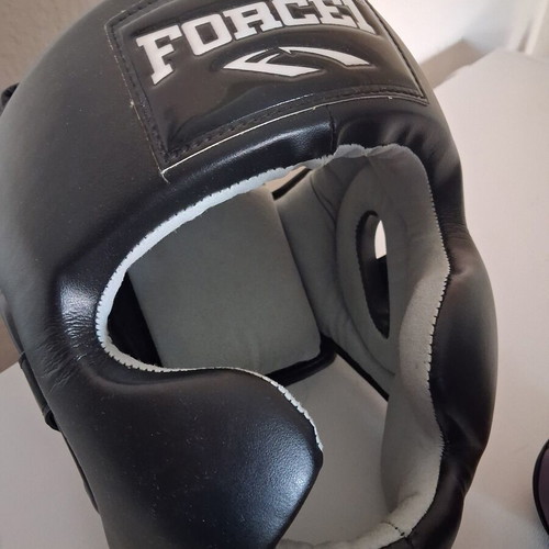 Kickboxing helmet for women, like new