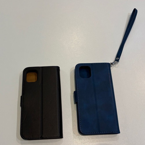 Θήκες για iPhone 11 μεταχειρισμένες, πακέτο 2, μπλε και μαύρη